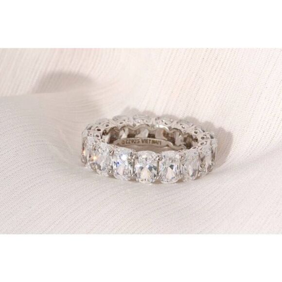 Spectacular 8.5 Ct. DIAMONIQUE Radiant Cut Eternity Style Band Ring Sz 8 - Picture 1 of 9